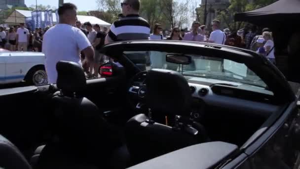 Wewnątrz wygląd kabriolet Ford Mustang — Wideo stockowe