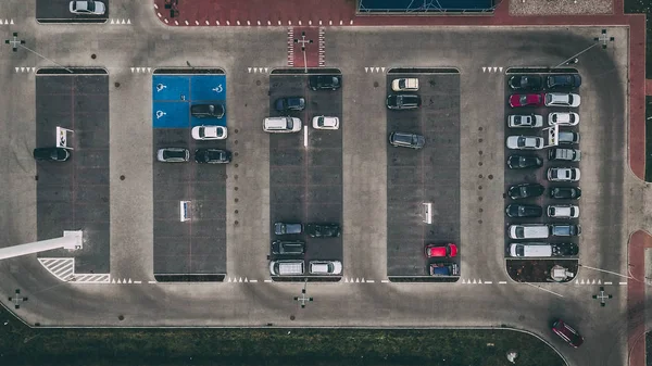 Salonu yakınındaki bir park yeri üzerinde havadan görünümü