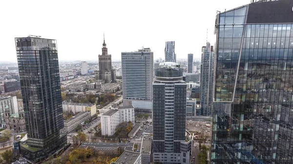 Varşova gökdelenler üzerinde havadan görünümü