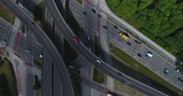 Antenne direkt über Aufnahme des Autobahnkreuzes — Stockvideo