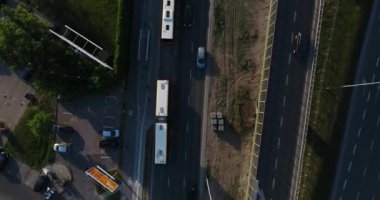 Hava atış. Otobüs otobüs istasyonundan kalkar