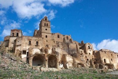 Craco - hayalet kasaba doğal koşullar tarafından harap