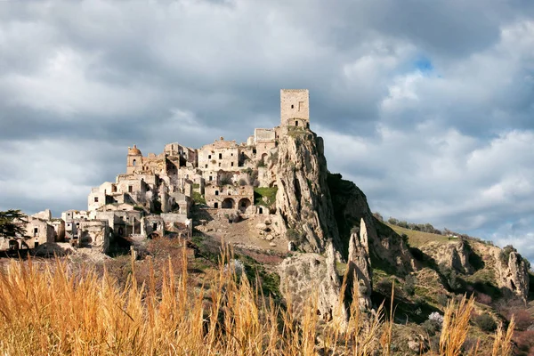 Craco - hayalet kasaba doğal koşullar tarafından harap