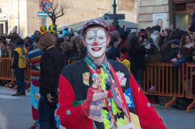 İtalya yıllık Karnaval sırasında komik gülümseyen palyaço