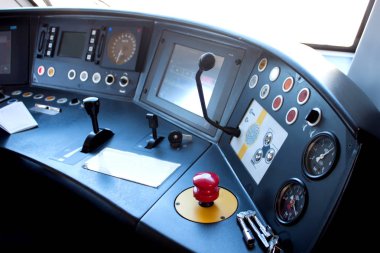 Modern tren kontrol paneli 