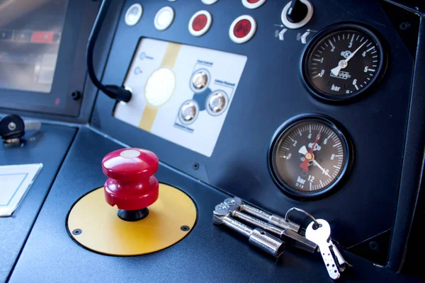Modern tren kontrol paneli 