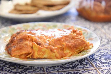 Tabakta İtalyan Lazanyası, Tipik İtalyan Yemeği.