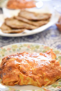 Tabakta İtalyan Lazanyası, Tipik İtalyan Yemeği.