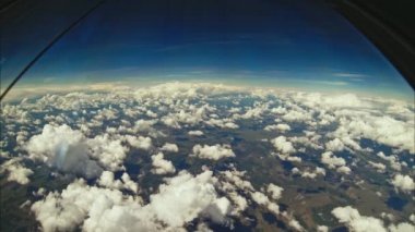 Kokpit bulutlar uçağı görünümünü