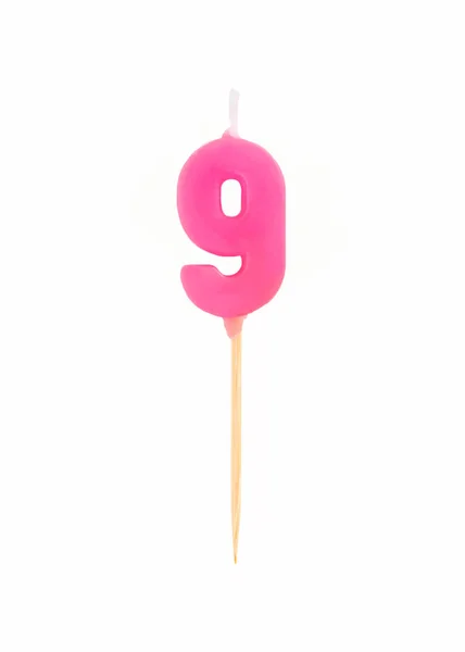 9 수치 (숫자, 날짜) 케이크 흰색 배경에 고립의 형태로 생일 촛불. 축 하 하는 생일, 기념일, 중요 한 날짜, 휴일, 테이블 설정, 케이크 장식의 개념 — 스톡 사진