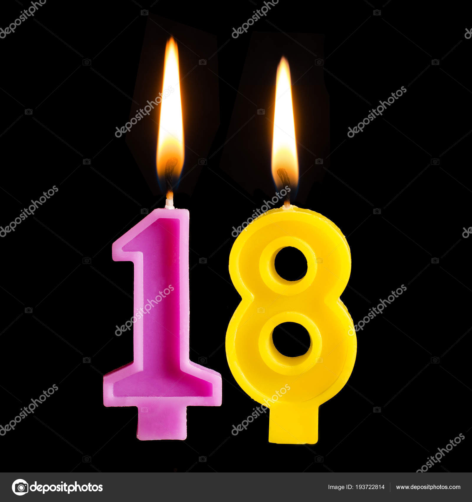 Velas de cumpleaños ardientes en forma de 18 dieciocho figuras o pastel  aislado sobre fondo negro .: fotografía de stock © lena_shvo #193722814