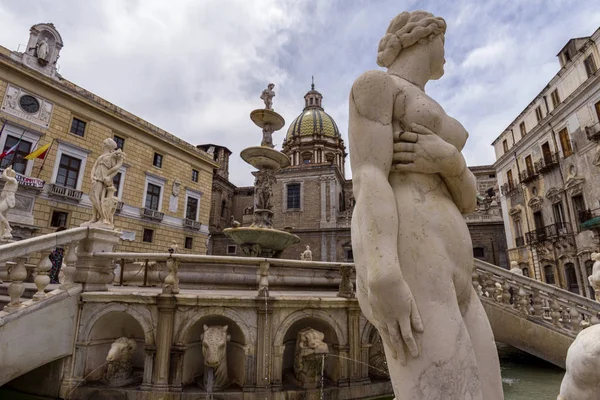 Statua Una Piazza Palermo — Foto Stock