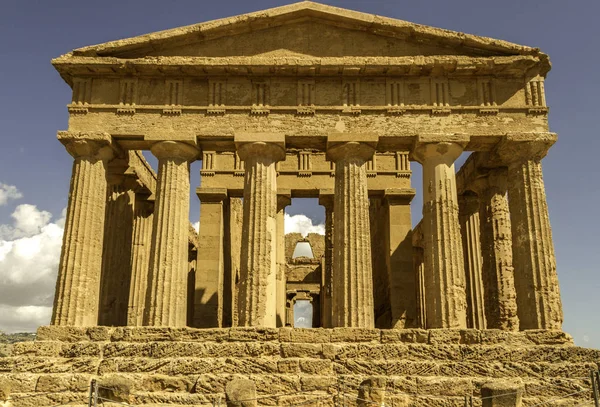 Front Massive Greek Temple Valley Temples Agrigento Italy — Stock Photo, Image