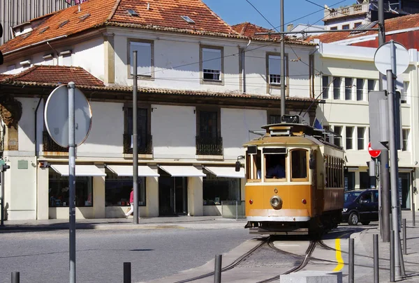 Традиционный Старый Трамвай Порту Стрит Достопримечательности Европы — стоковое фото