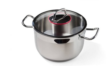 Cam kaplı paslanmaz güveç. Beyaz bir arkaplanda izole edilmiş.