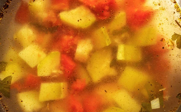 Sopa Legumes Com Abobrinha Tomate Temperos Foco Seletivo — Fotografia de Stock