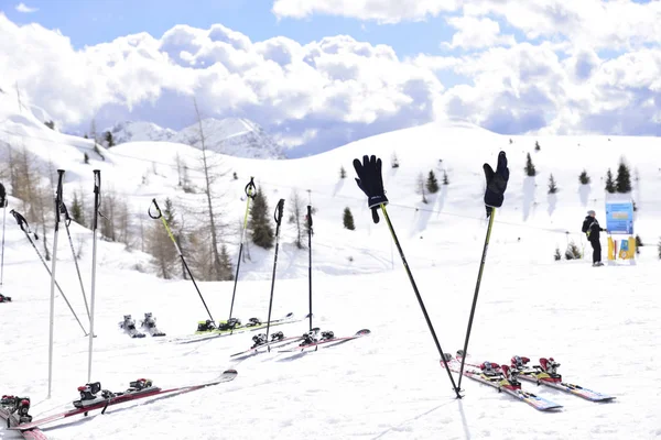 yumuşak kar ile kış Alpler'de doruklarına