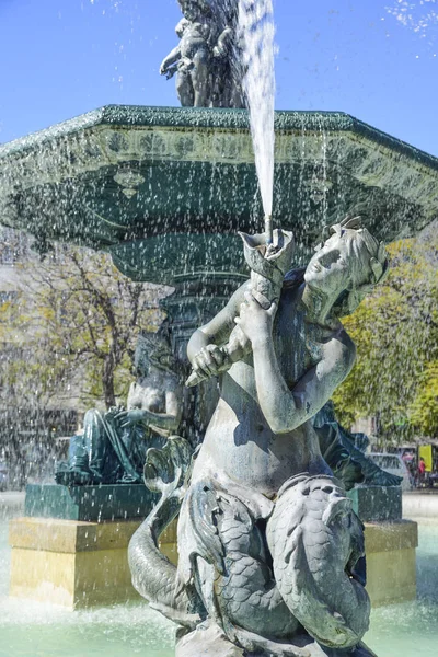 Barokowa fontanna w Lizbonie placu Rossio — Zdjęcie stockowe