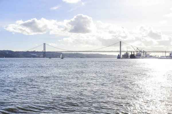 April 25th bridge over the Tago river in Lisbon — Stock Photo, Image