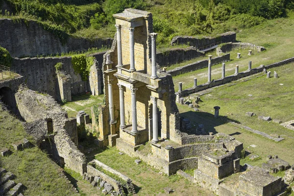 Volterra, Toskana 'daki Roma tiyatrosundan arkeolojik kalıntılar. — Stok fotoğraf