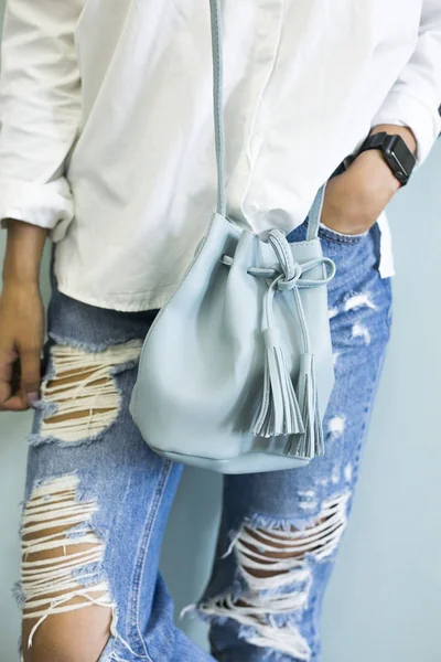 Blaue Tasche Kleine Tasche Kleine Blaue Tasche Mädchen Trägt Tasche — Stockfoto