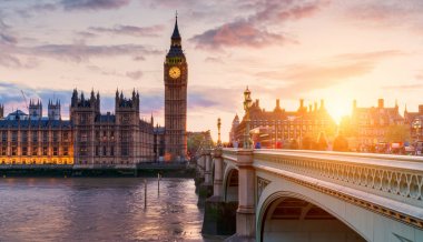 Londra Westminster Bridge ve Big Ben saat kulesi