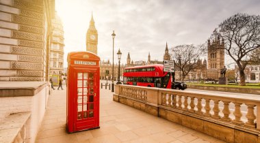 Londra 'da kırmızı telefon kulübesi