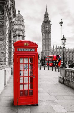 Londra 'da kırmızı telefon kulübesi