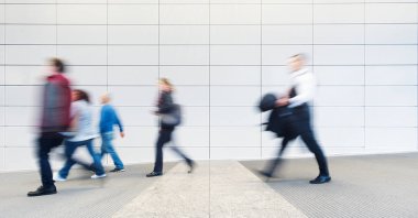 Fütüristik çevre bulanık insanlar iş kavramı ile