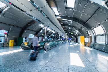 Fütüristik çevre bulanık insanlar iş kavramı ile