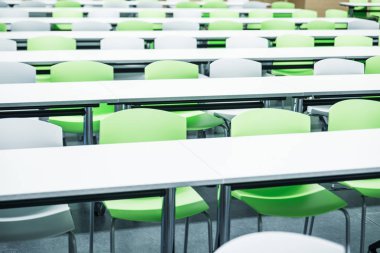 Bir Üniversitesi'nde modern konferans salonu