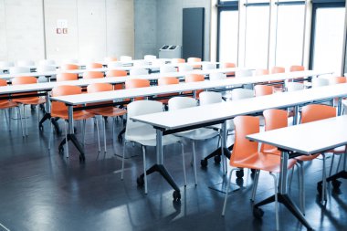 Bir Üniversitesi'nde modern konferans salonu