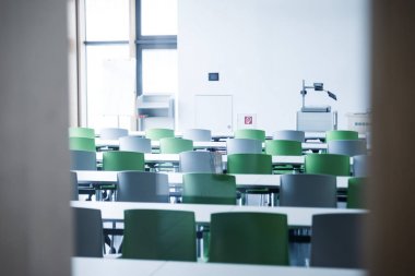 Bir Üniversitesi'nde modern konferans salonu