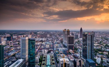 Frankfurt ben ana Almanya 'yım.