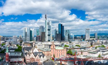 Frankfurt ben ana Almanya 'yım.