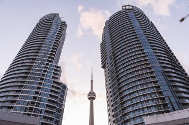 Toronto gökdelenler