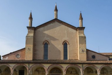 Grazia kutsal mincio içinde yer.