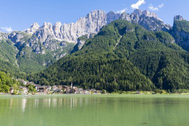 Lake of Alleghe clipart
