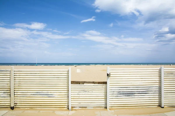 Παραλία Ρίμινι σε μια ηλιόλουστη μέρα — Φωτογραφία Αρχείου
