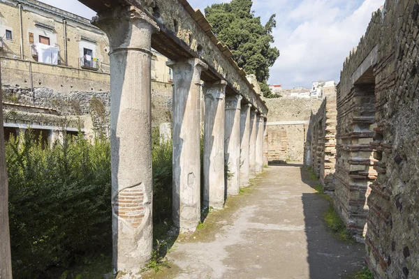 Colunas dentro de Herculano — Fotografia de Stock