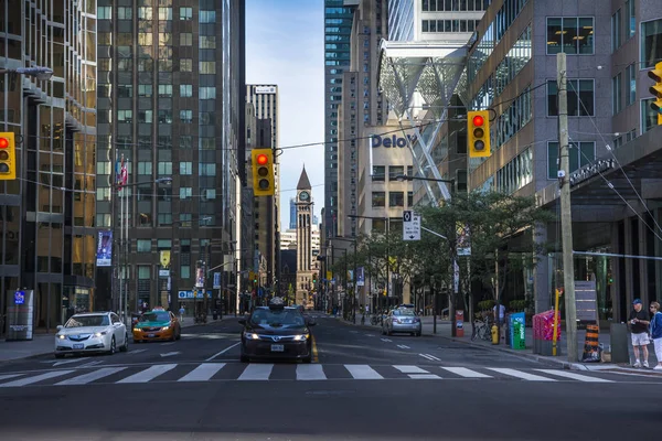 Tráfico en los suburbios de Toronto — Foto de Stock