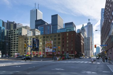 Toronto varoşlarda içinde gökdelenler