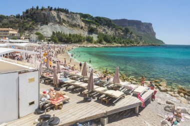 Güneşli bir gün boyunca Cassis beach