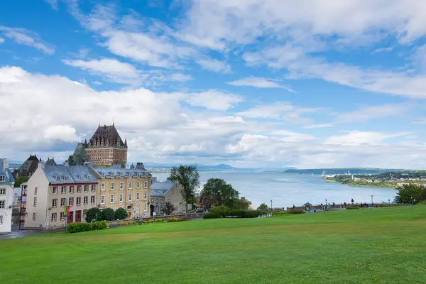 Frontenac Castle — Stockfoto