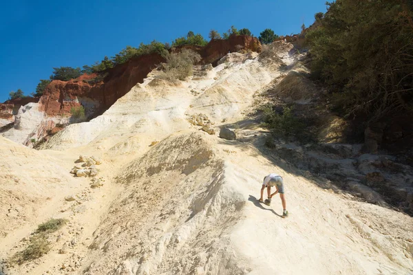 Roussilion France August 2016 Child Play Ocher Earth Roussillon France — Stockfoto