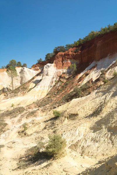 Pedreiras Cor Terra Ocre Perto Roussillon França Durante Dia Ensolarado — Fotografia de Stock