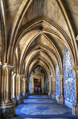 Porto katedral ana cephe önünde boyunduruk