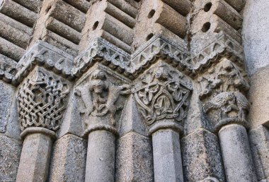 Ayrıntı Sao Pedro de Ferreira Romanesk Manastırı