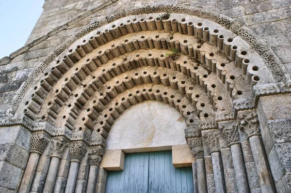 Detalj av romanskt kloster av Sao Pedro de Ferreira — Stockfoto