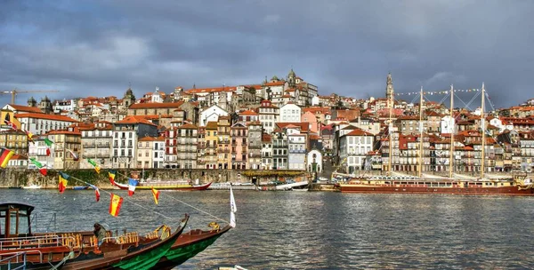 Ribeira görünümü Oporto, Portekiz
